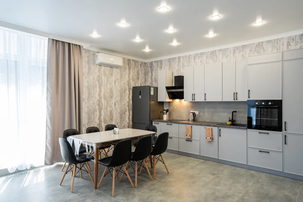 Большой коттедж