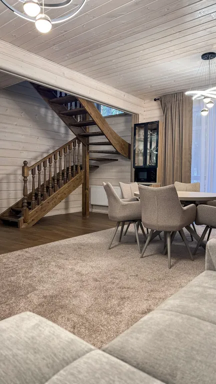 Двухэтажный коттедж в сосновом бору