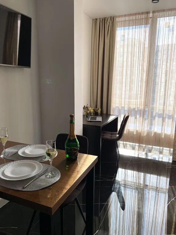 Квартира Квартира ЖК Альпийский квартал, рядом ЖД, 13 этаж, кровать 160 см, вид во двор — Сочи