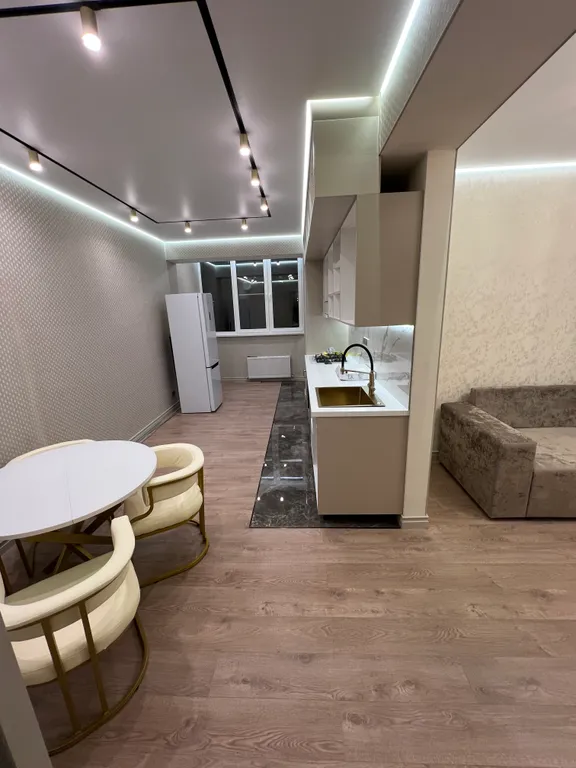 Уникaльная квартирa c видом на историчeский цeнтр Пятигoрска