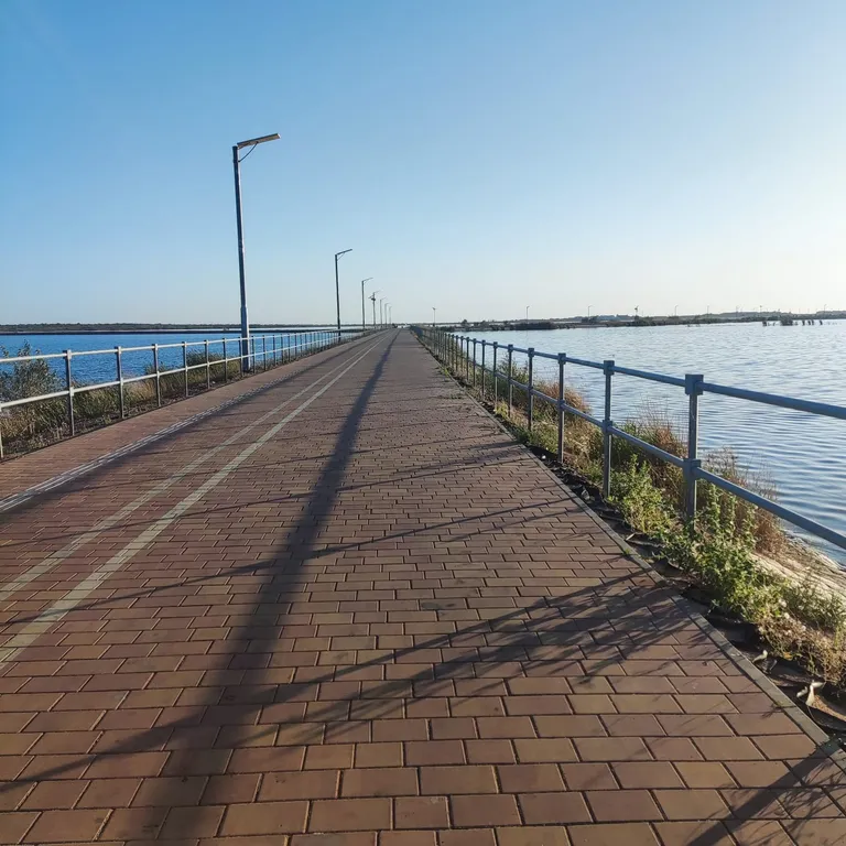 Квартира у моря с видом на соленое озеро