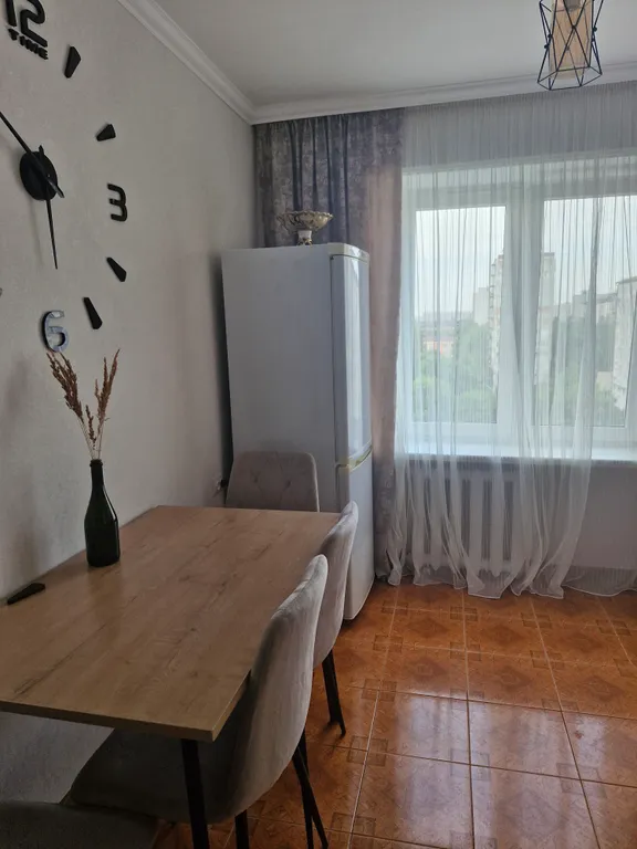 Квартира Трёхкомнатная квартира, удобное расположение! 3 отдельные комнаты. — Владикавказ