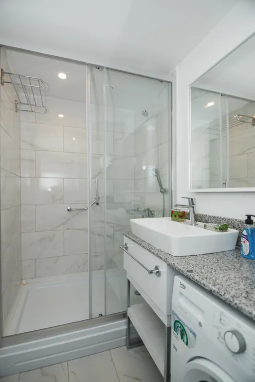 Студия на первой линии