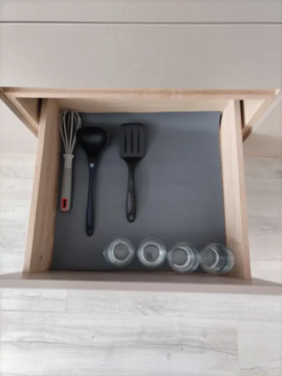 Современная евродвухкомнатная квартира с отдельной спальней в центре