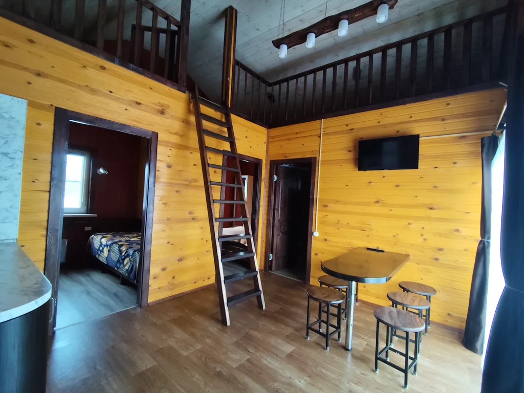 Дом на берегу озера