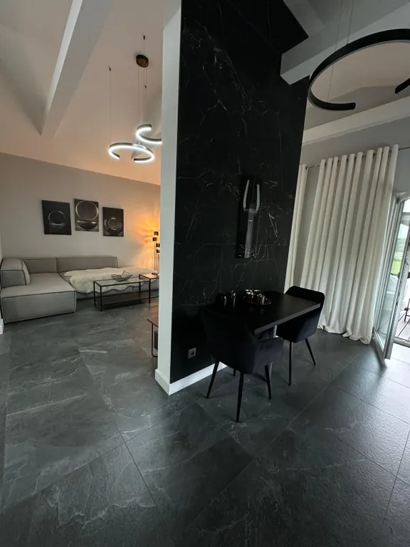 Уютный домик с видом на лес