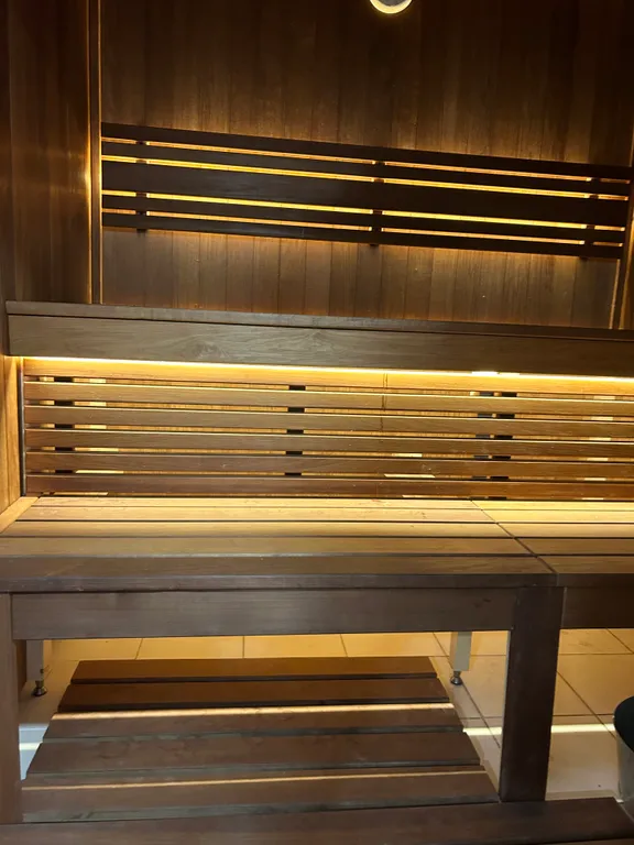 Уютный деревянный дом с видом на горы