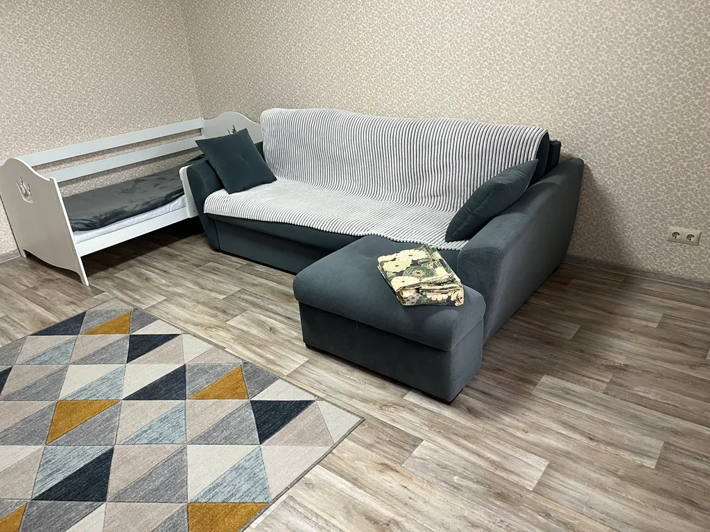 Просторная однушка в заволжском районе города+ новогодняя ёлочка