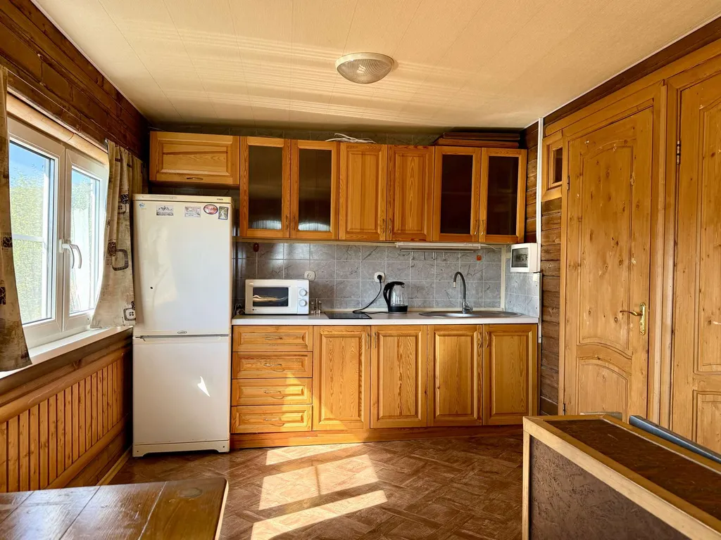 Двухуровневый с кухней пятиместный