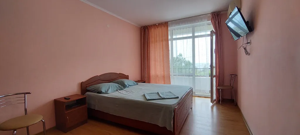 Апартамент с видом на море и горы