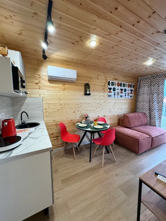 Дом с видом на лавандовое поле