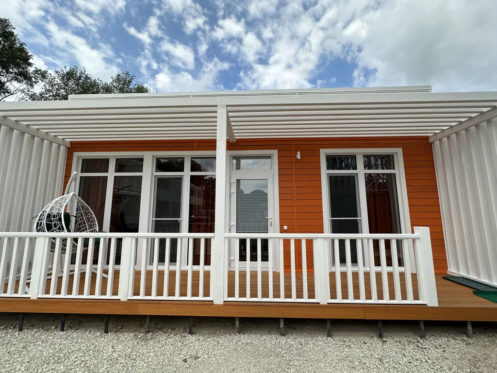 Уютный коттедж на территории Теннисной Академии — аренда посуточно в Сукко