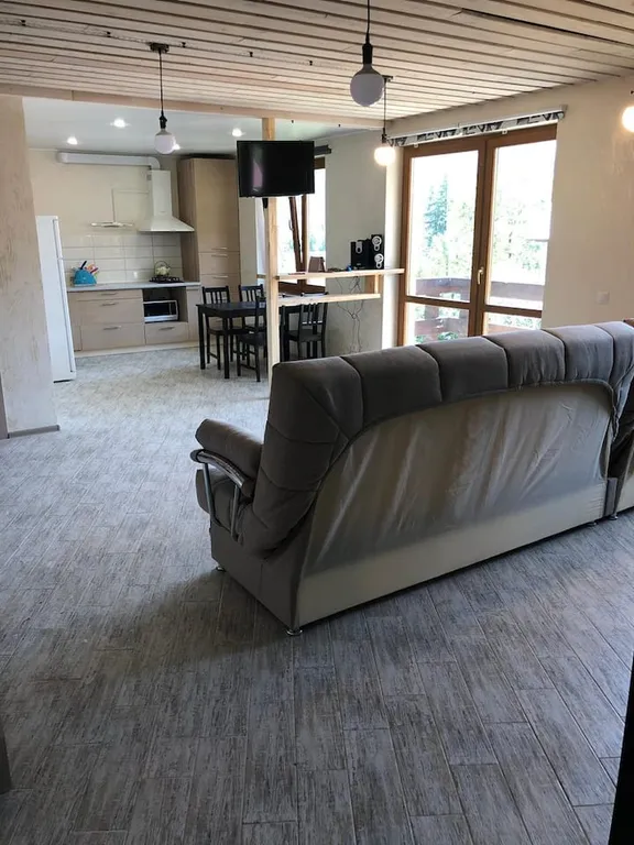 Двухуровневая квартира с панорамным видом в центре