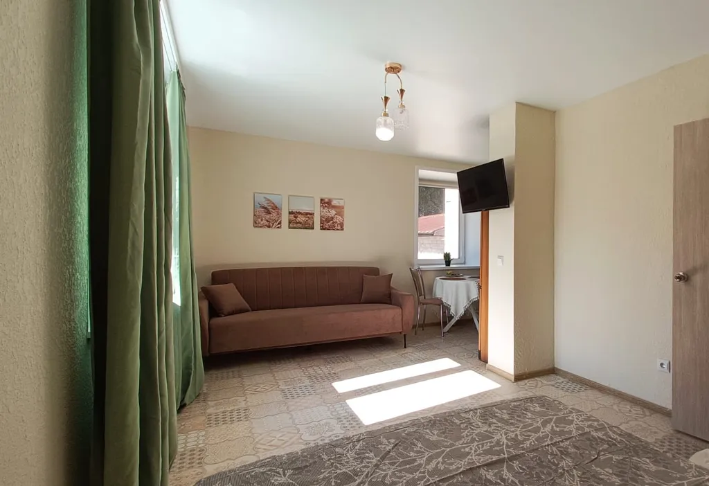 Студия в живописном месте с видом на лес Хорошо как дома