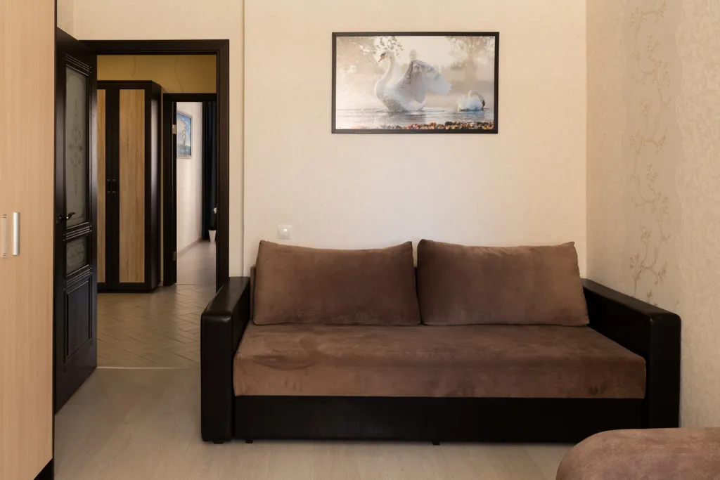 Просторная, чистая с отчетными документами квартира и теплым полом.