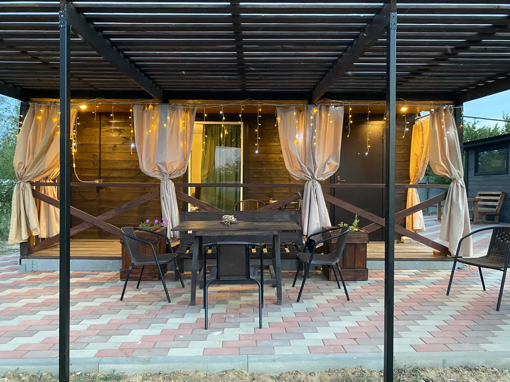 Домик у озера