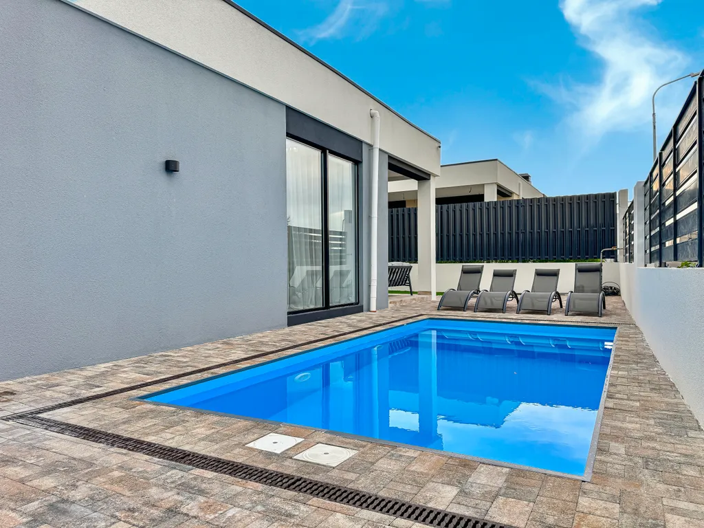 Одноэтажный загородный дом премиум класса