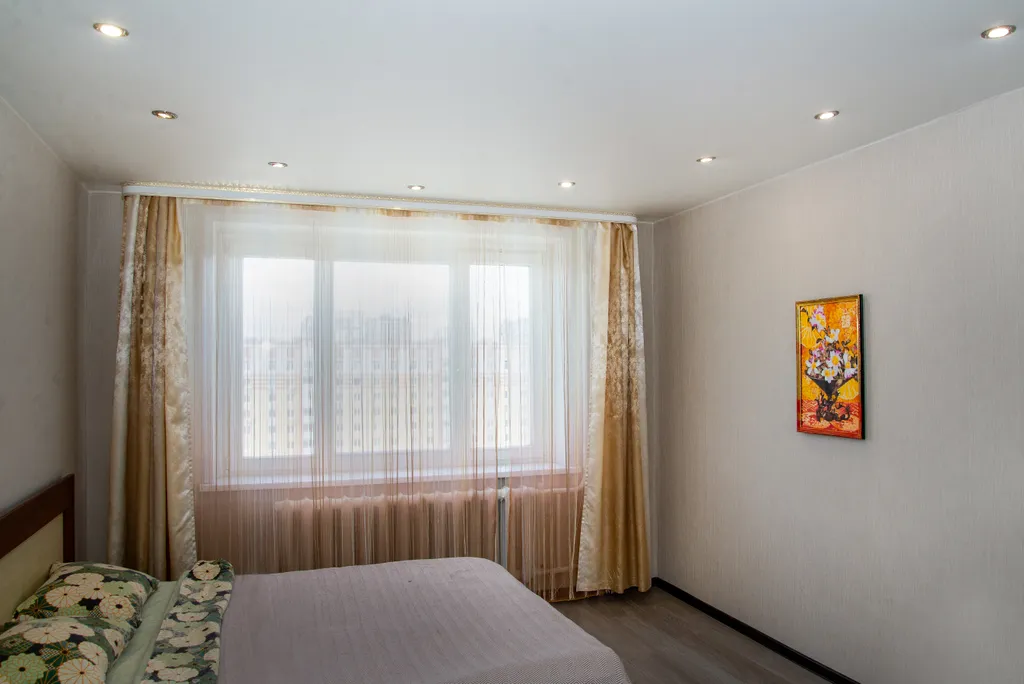 Светлая квартира у мать и дитя, кристалл