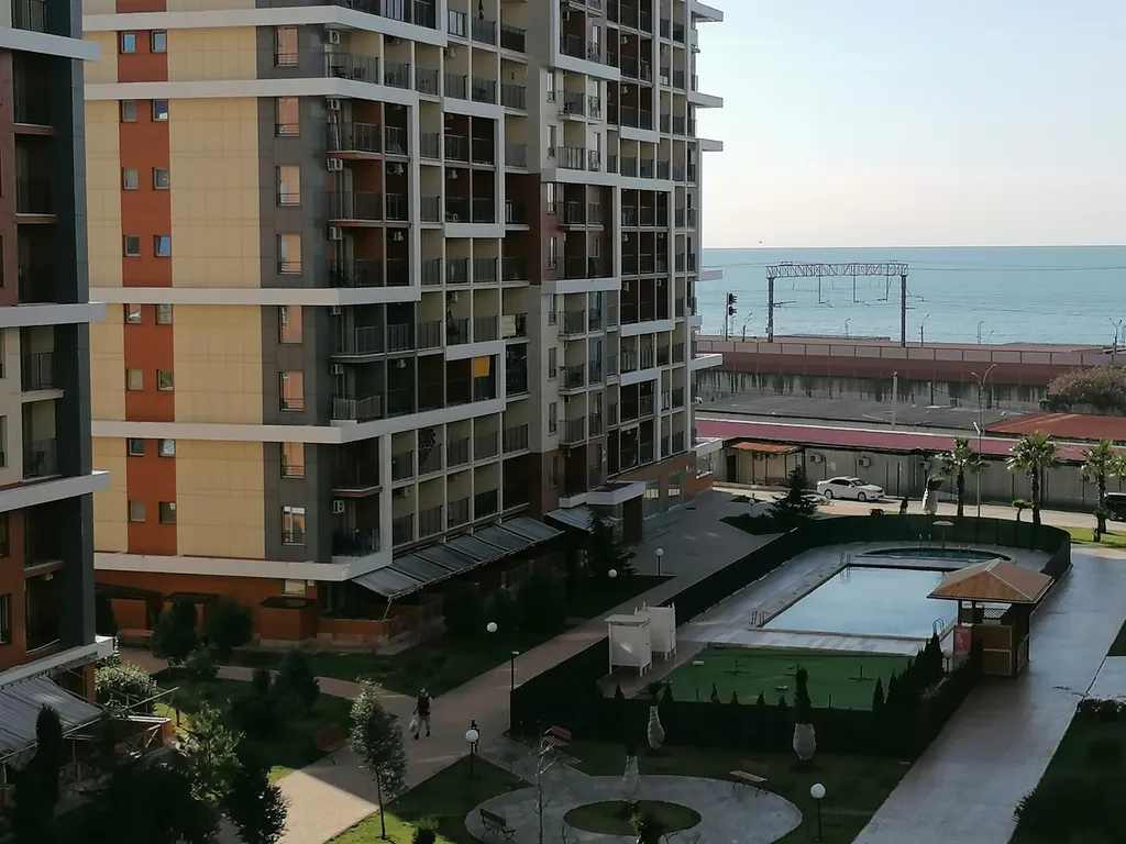 Уютная квартира с видом на море и бассейном