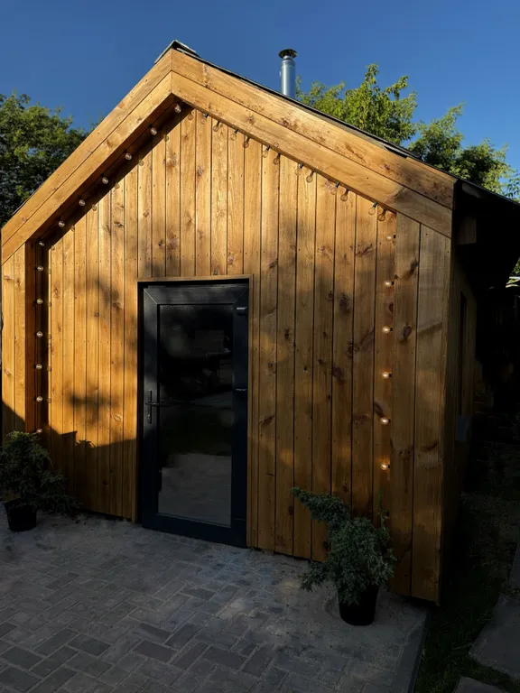 Дом с дизайнерским ремонтом, террасой, баней, мангалом