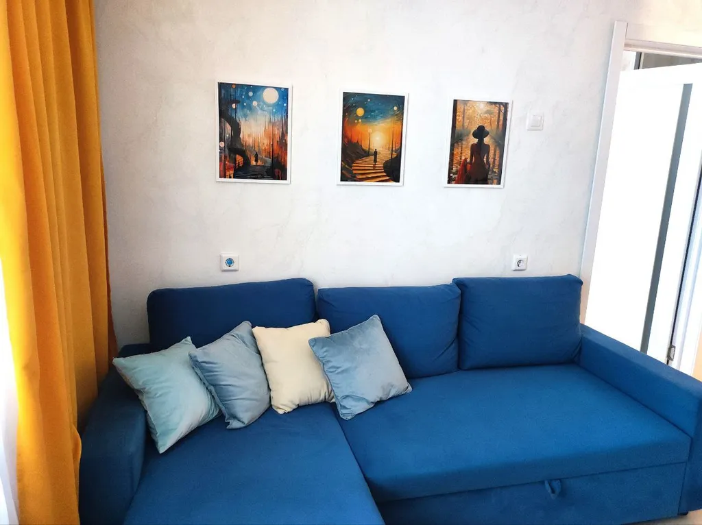 Уютная солнечная студия + спальня в 5 минутах пешком до Термы Вода