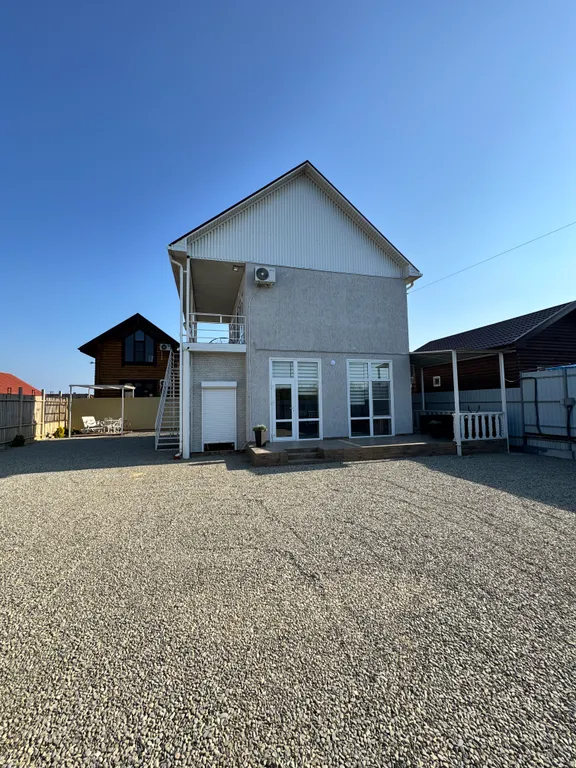 Коттедж Дом с отдельным въездом и двором — аренда посуточно в Голубицкая