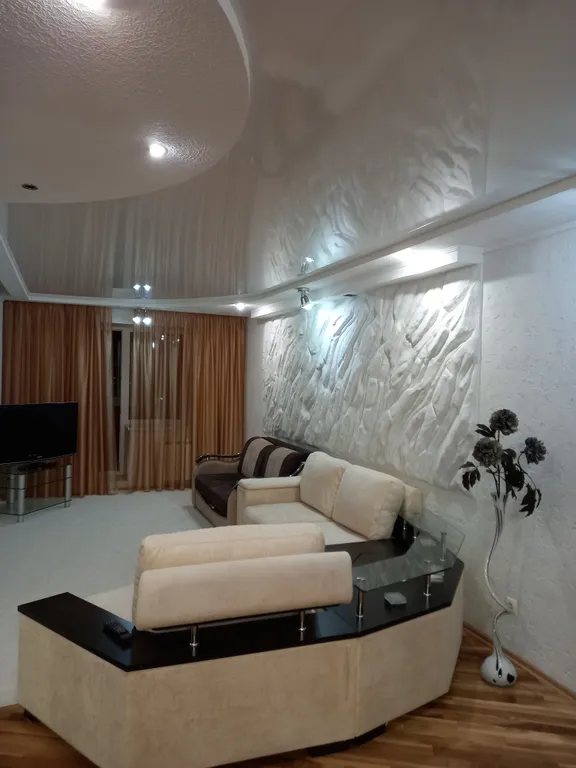 Большая 3-комнатная квартира с отличным интерьером и хорошей мебелью