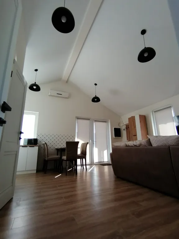 Уютный дом с бассейном под ключ