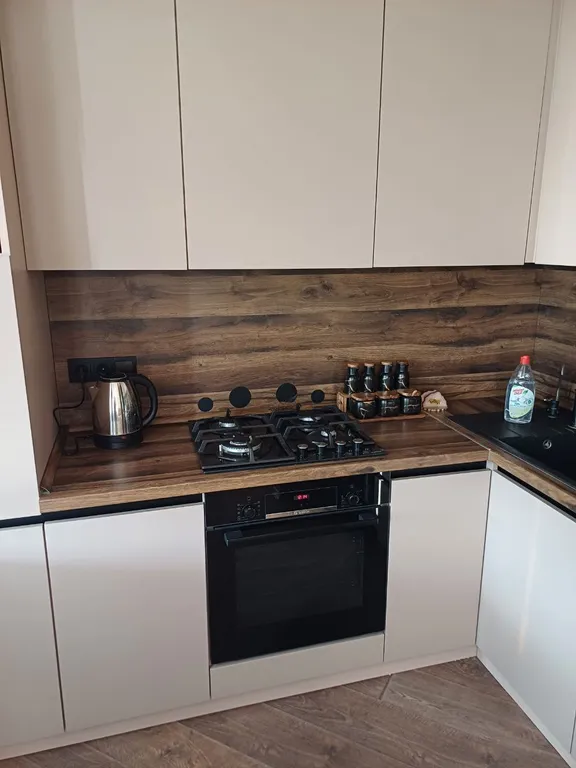 Уютная 3-комнатная квартирка в центре Мариуполя, недалеко от моря