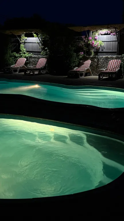 Комфортное проживание в лесу у моря