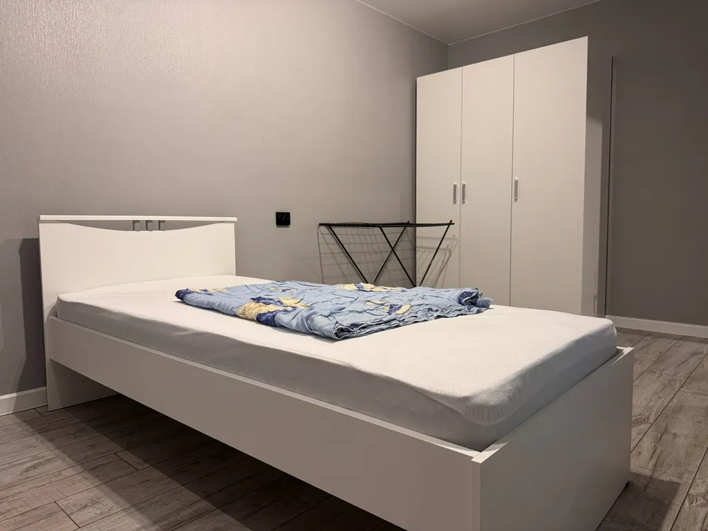 Светлая и чистая квартира с современным ремонтом.