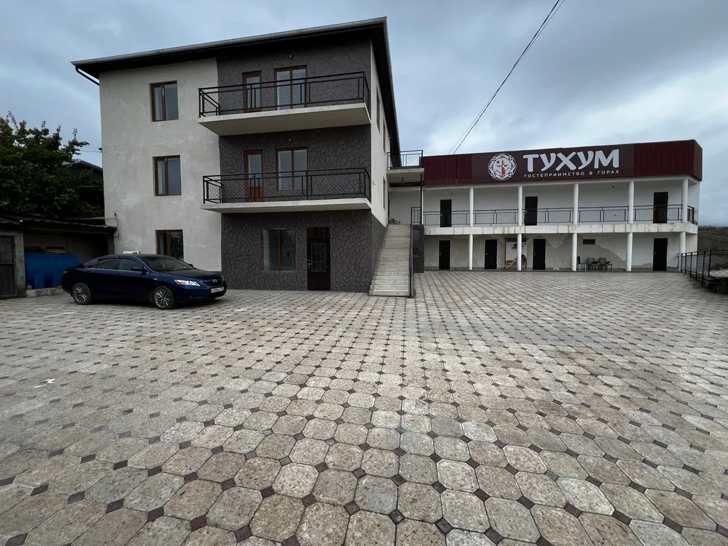 Ботлих - ваш личный апартамент с видом на горы