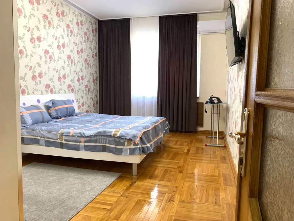 Большая и новая квартира в центре города