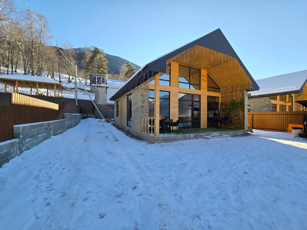 Уютный дом в горах