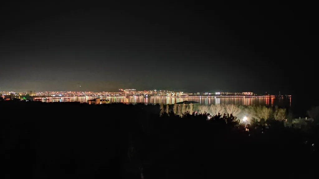 Квартира Квартира с потрясающим видом на горы и море, до набережной 600 метров — Геленджик