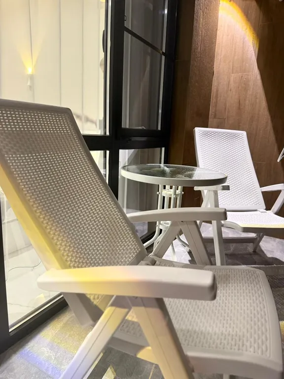 Студия с бассейном