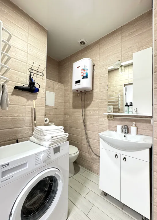 Просторная студия с террасой на первой линии в Сириусе