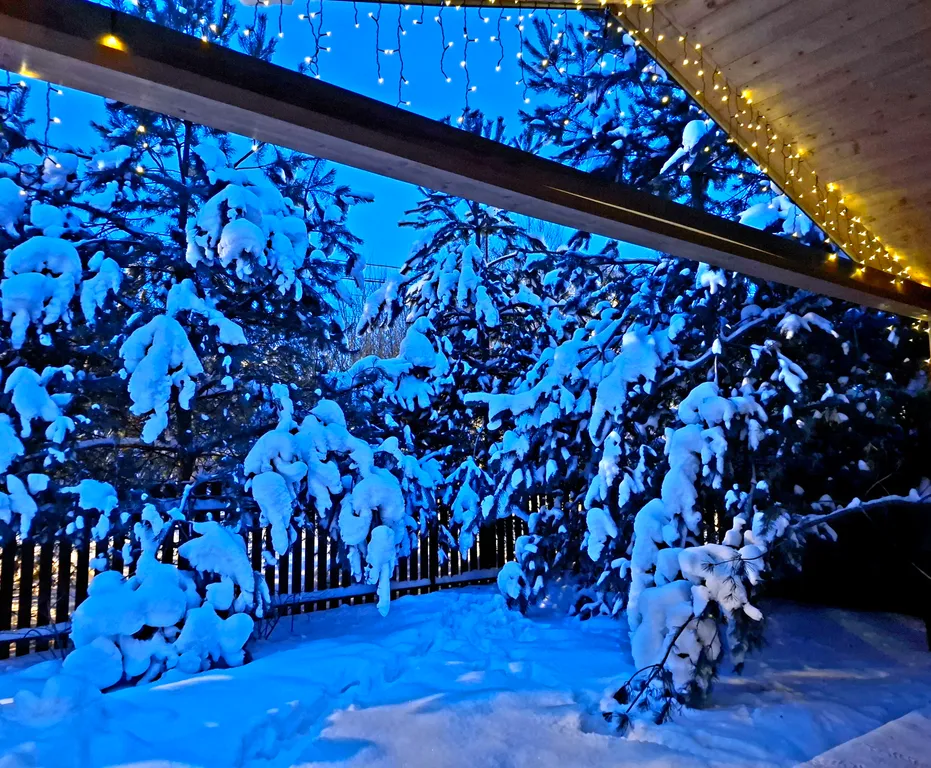 Уютный коттедж для двоих у реки в центре