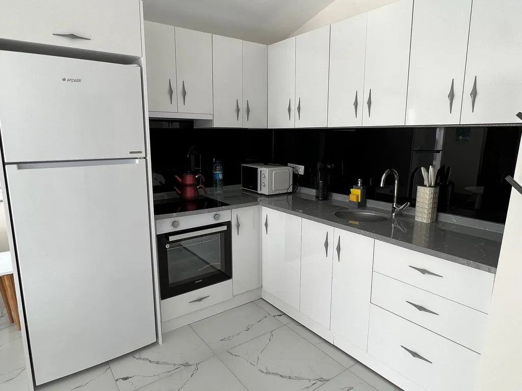 Стильные, комфортные апартаменты с видом на море Sky