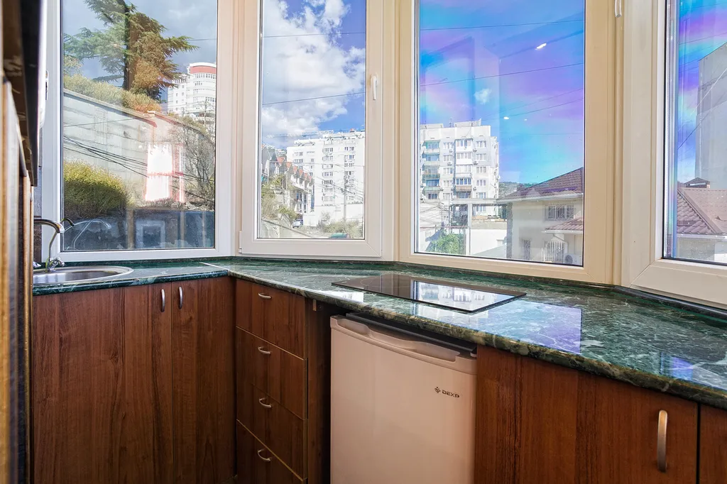 Комфортная видовая студия в Мисхоре