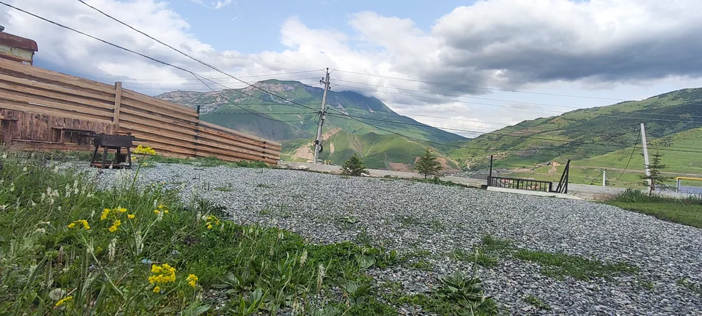 Коттедж с видом на горы и террасой