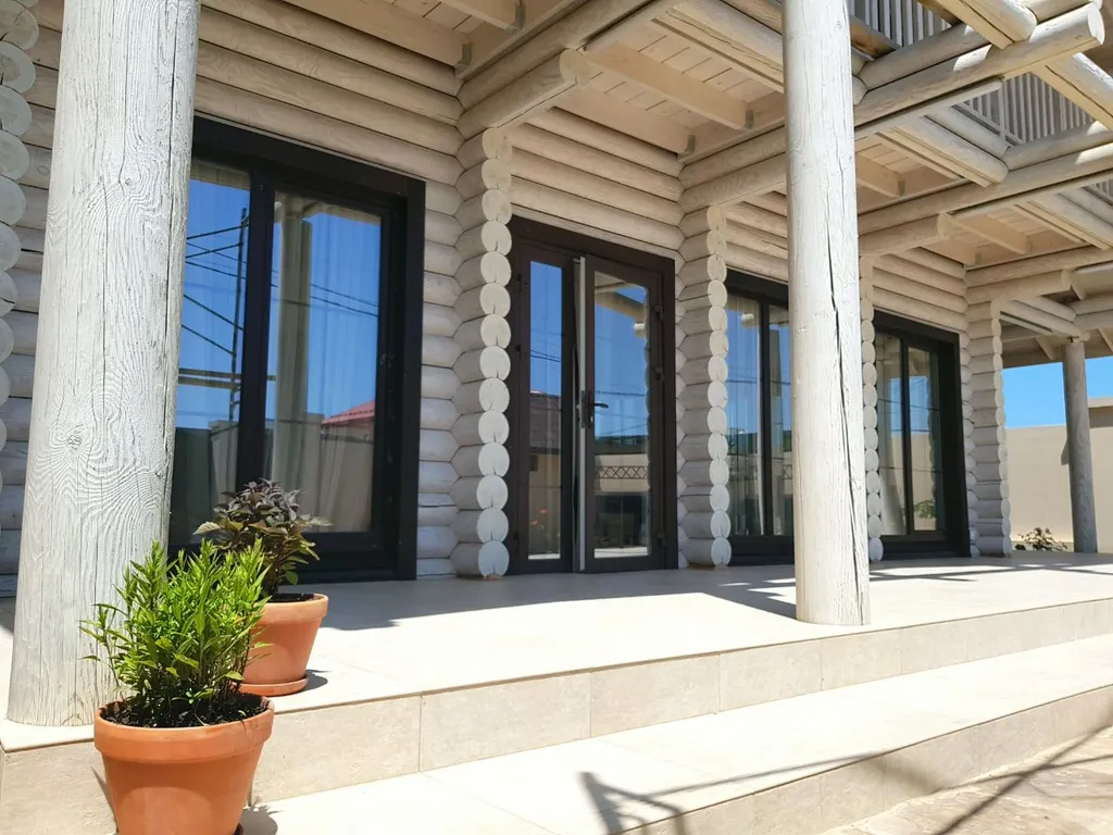 Коттедж у берега моря