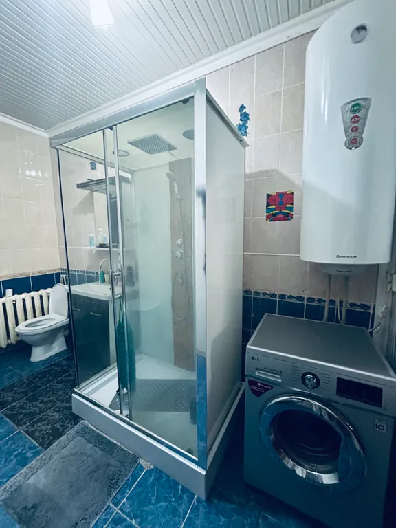 Уютная комната с видом на горы