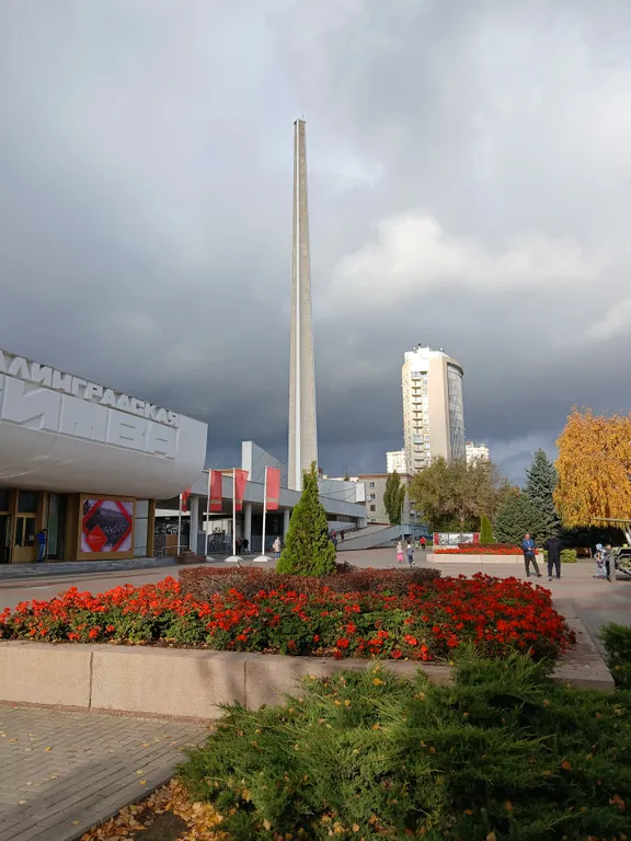 Жизнь с видом реку: огромная лоджия с панорамным остеклением в пол!