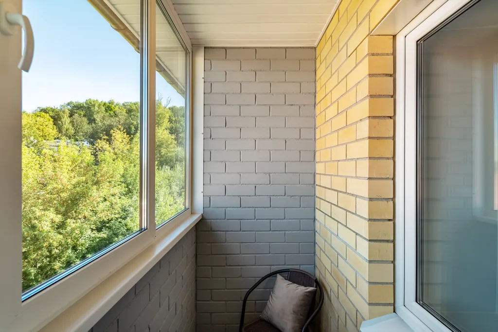 Солнечная 1-комнатная квартира на набережной Днепра