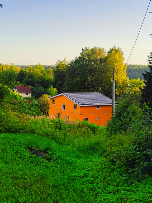Коттедж Дом на берегу озера, на первой линии — Приморск