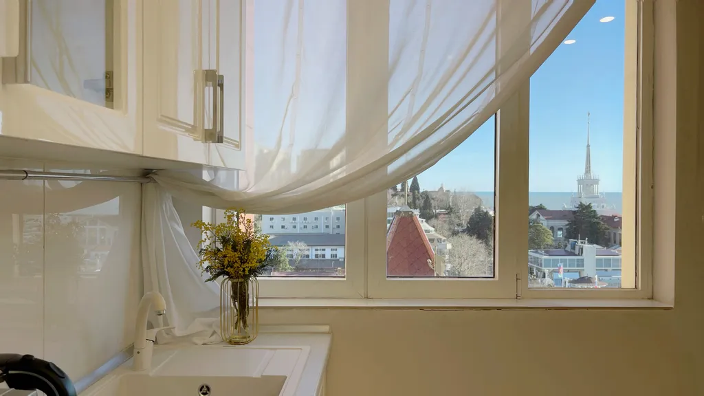 Квартира у моря с двумя спальнями и панорамным балконом