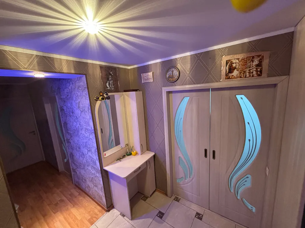 Трехкомнатная просторная квартира с хорошим ремонтом и планировкой