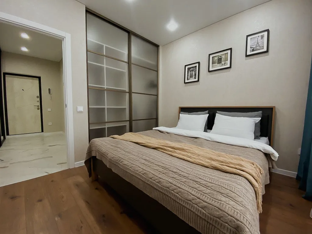 Уютная квартира с современным ремонтом собственная парковка — аренда посуточно в Астрахань