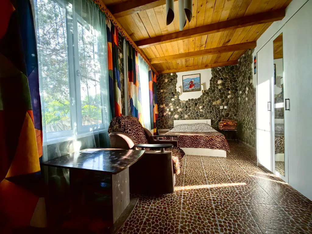 Номер с кухней рядом с морем